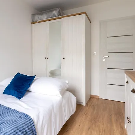 Nasypowa Marine By Bookinghost